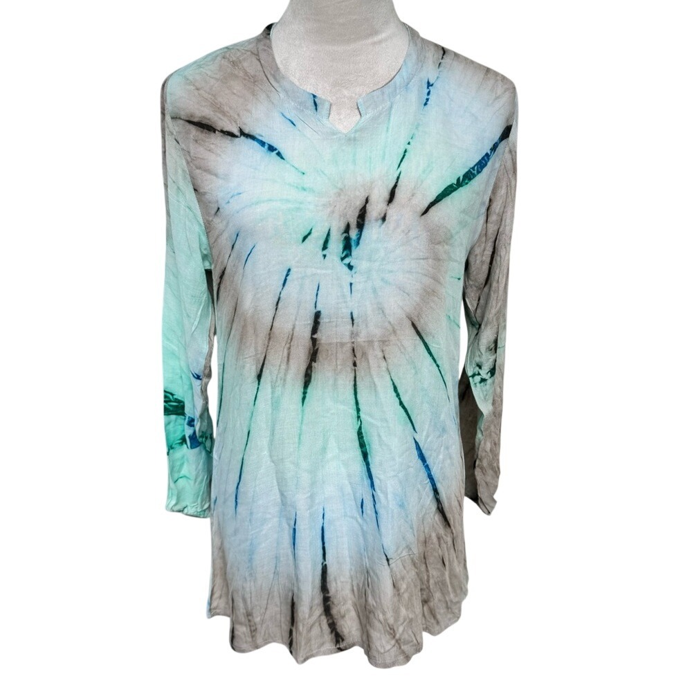 BW ATTIRE. NWT. Lightweight long sleeve, Tie Dye Top.Size L. Summer. Cool.